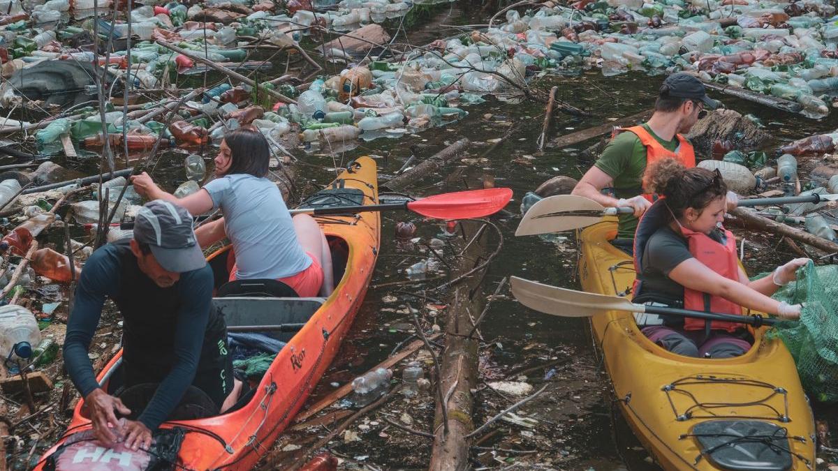 saci pet scosi lacul belis actiune igienizare