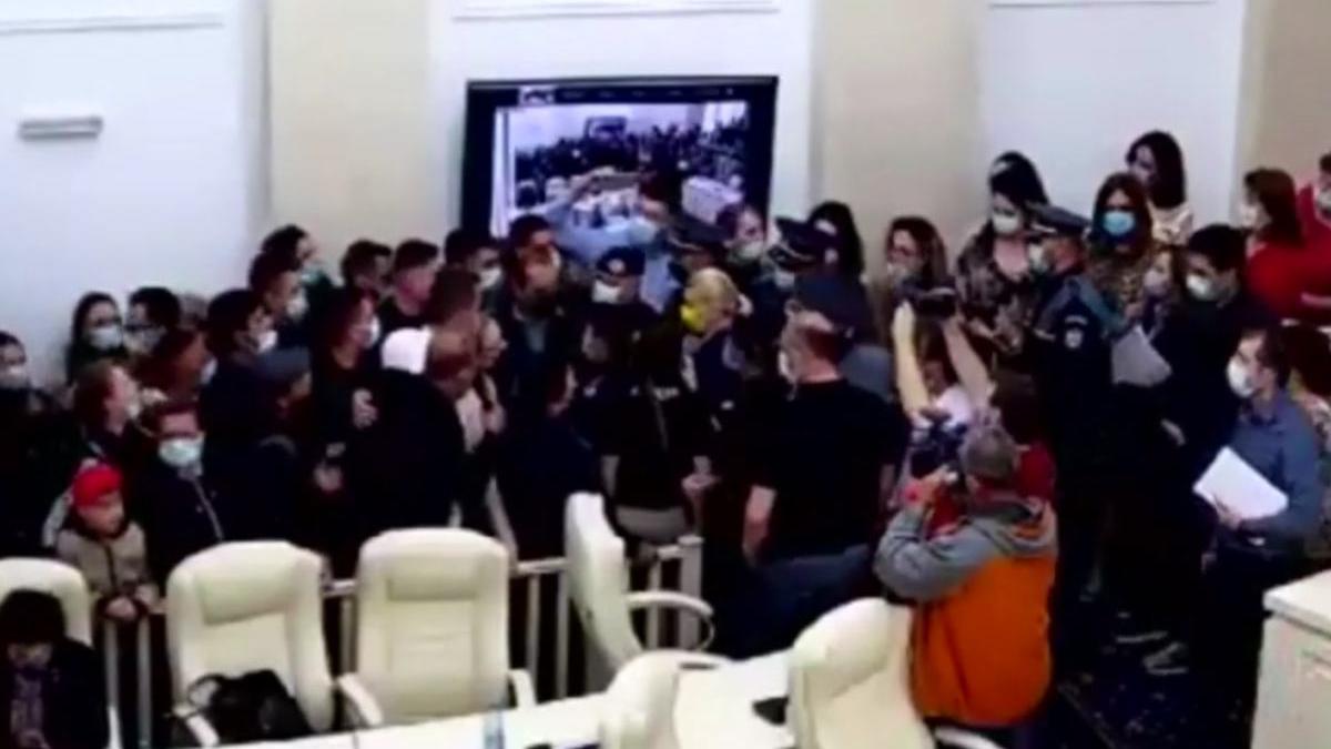 sedinta scandal primaria focsani cosilieri locali evacuati politie jandarmi