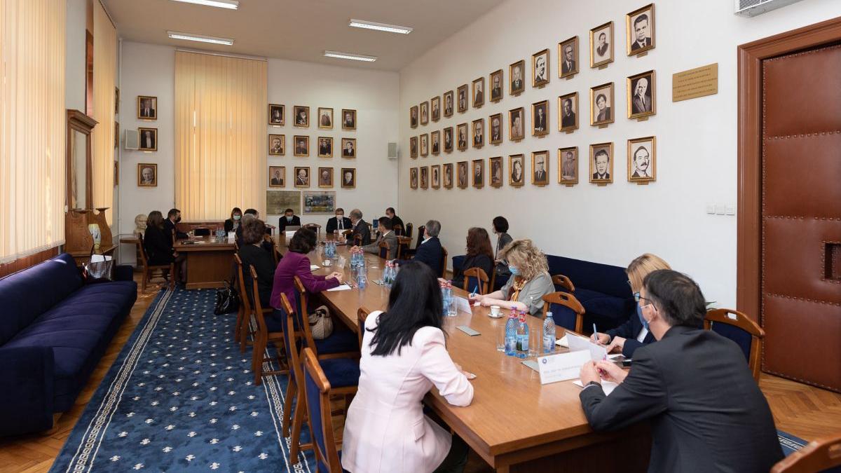 universitatea babes bolyai studenti vaccinati cluj camine