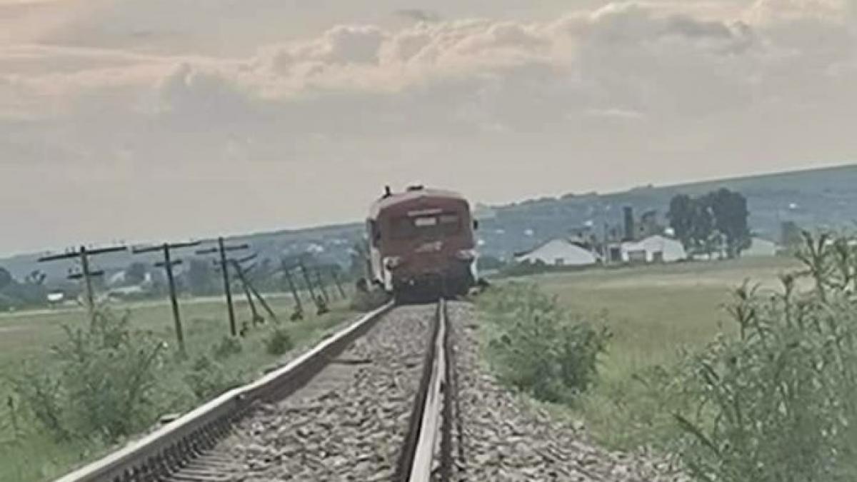 tren deraiat vaca botosani