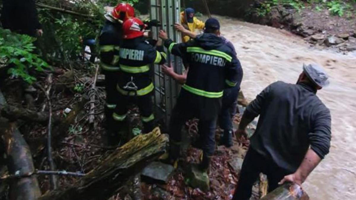 ploi prapad jumatate de tara viituri inundatii judete