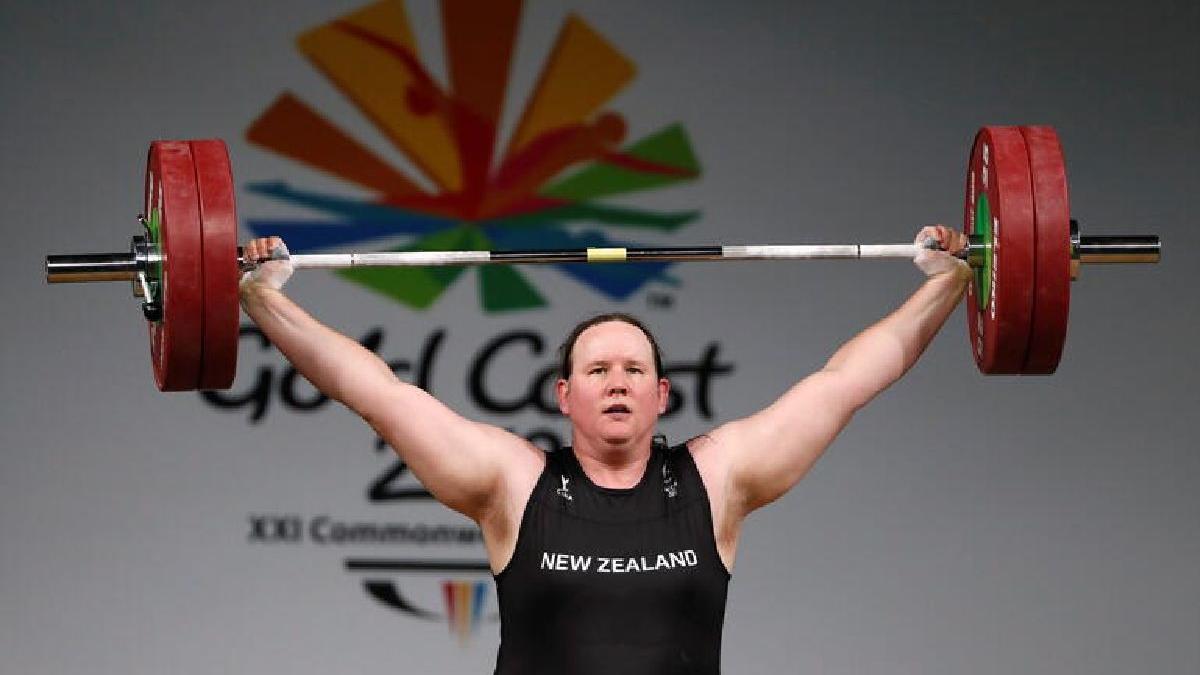 o femeie a devenit prima persoana transexuala care participa la jocurile olimpice