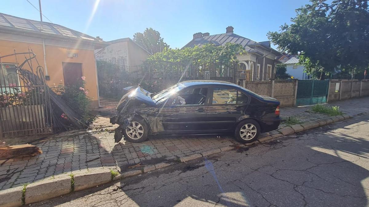 tanar bmw urmarire cu politia sfarsita in gard drifturi targoviste