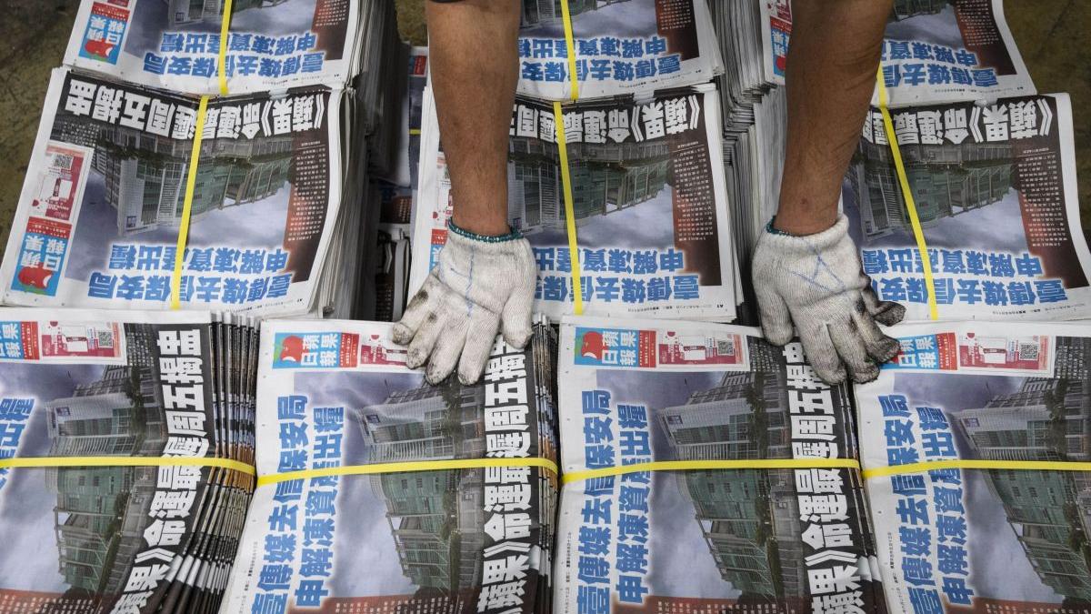 apple daily ziar inchidere china hong kong