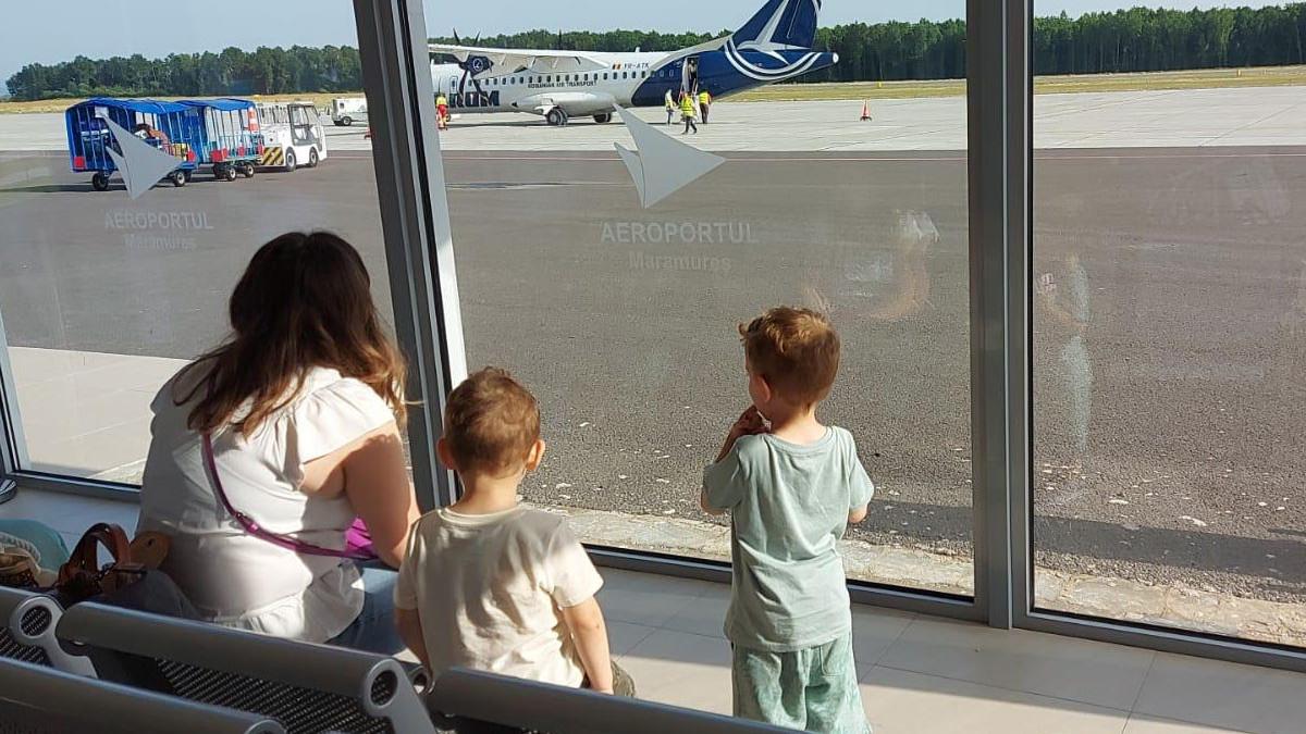 copii fara apa canicula aeroport maramures curse intarziate
