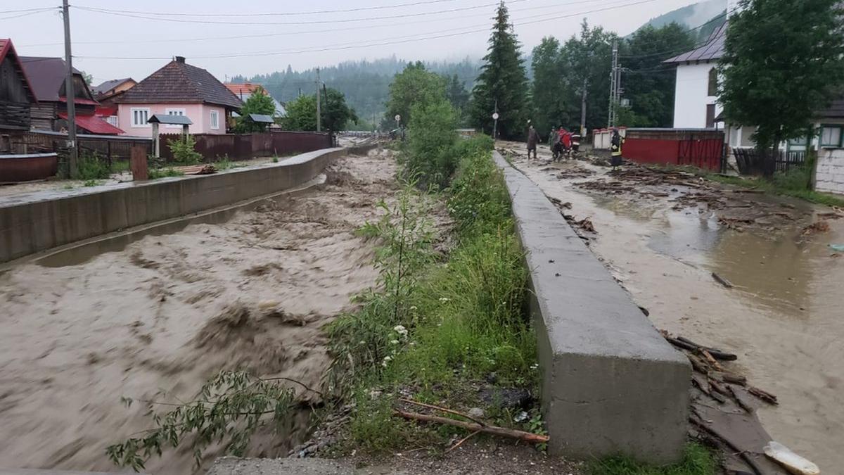 vreme severa romania inundatii judete tara canicula