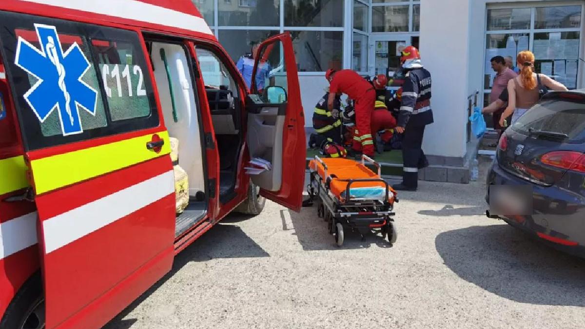 O Femeie Din Pascani Si A Turnat Diluant In Cap Si A AmeninÅ£at CÄƒ Isi DÄƒ Foc DupÄƒ O DiscuÅ£ie Cu Primarul