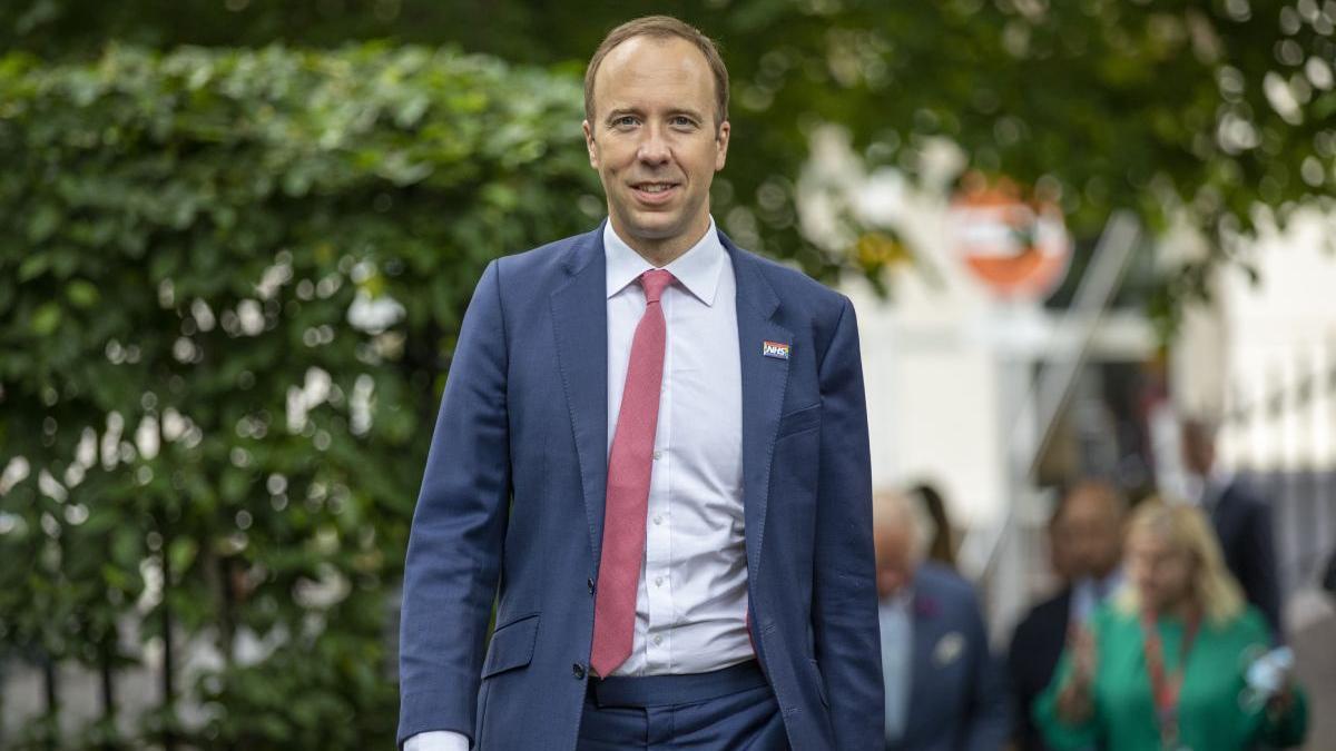 ministrul britanic sanatate sarutat amanta demisionat