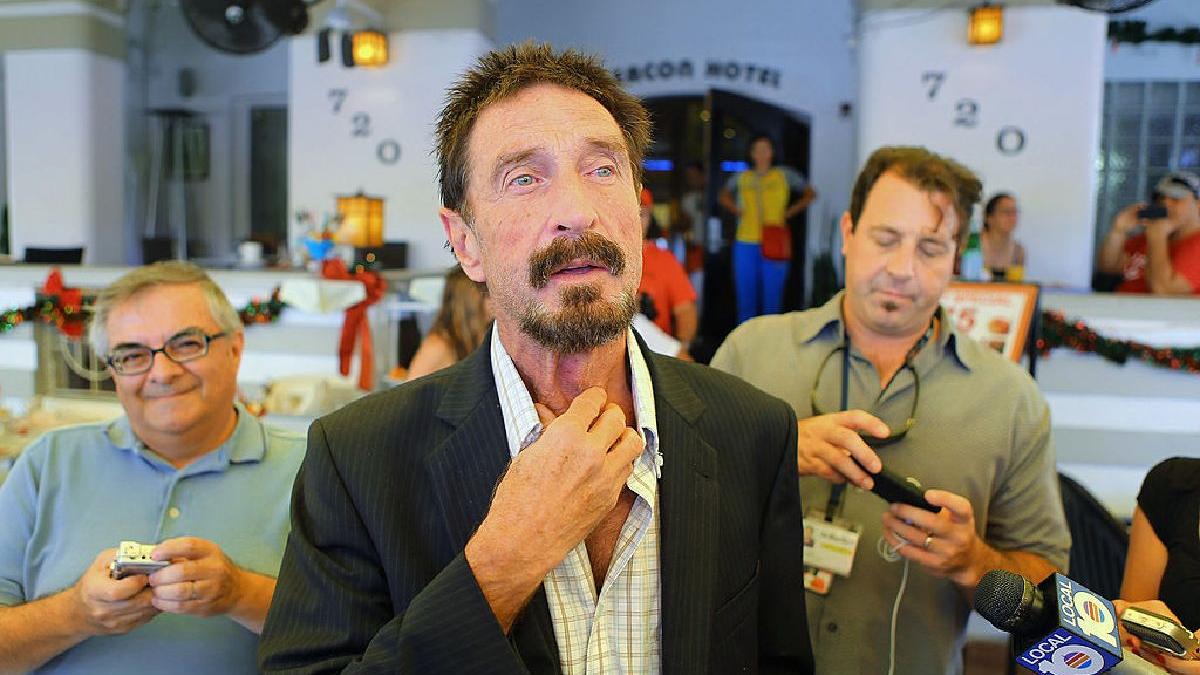 autopsie john mcafee sinucis inchisoare sotia examinare