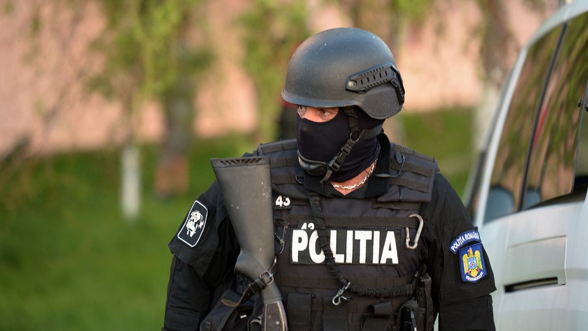 barbati prinsi flagrant vanzare cocaina galati vrancea