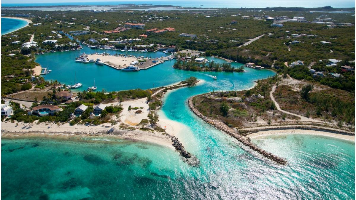 ambarcatiune cadavre deriva insule turks caicos