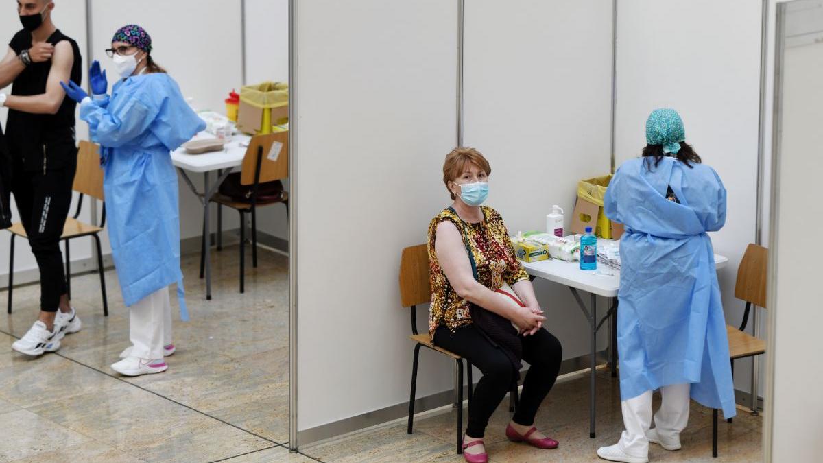 doua centre vaccinare sibiu inchid