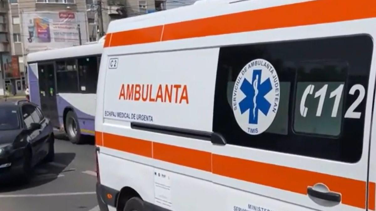 ambulanta chemata senat parlament angajata