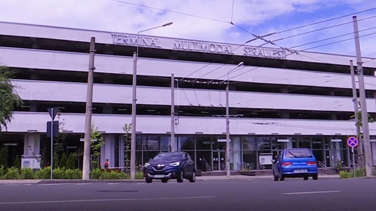 romania drum inchis parcari stradute masini straulesti