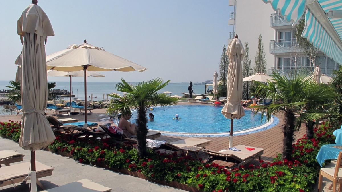 vacantele pe litoral se scumpesc incepand cu 1 iulie cat costa cazarea la mare