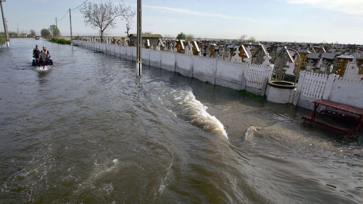 alerta hidrologica cod rosu inundatiii