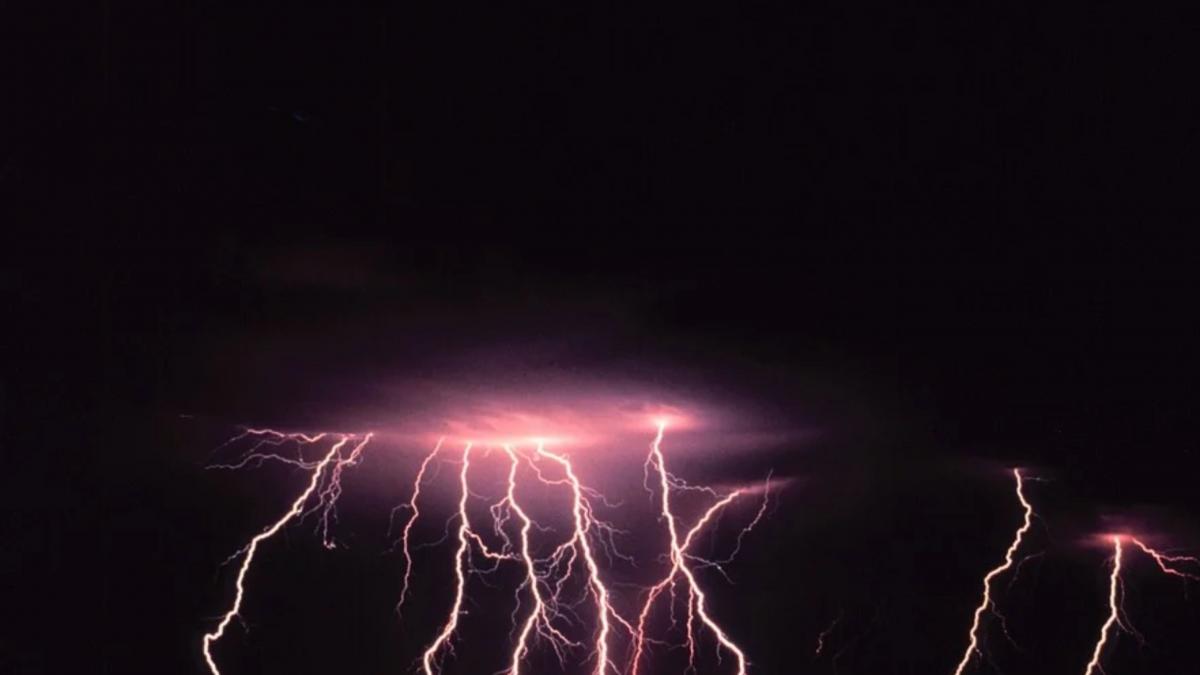 alerta meteo de urgenta extrema cod rosu vijelii ploi torentiale grindina