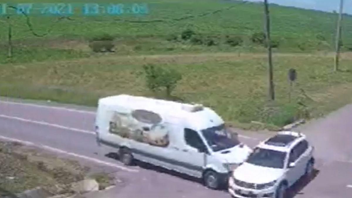 accident botosani microbuz autovehicul