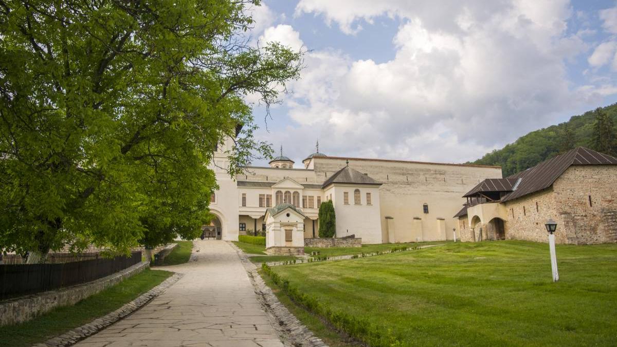 orase atestate statiuni turistice romania