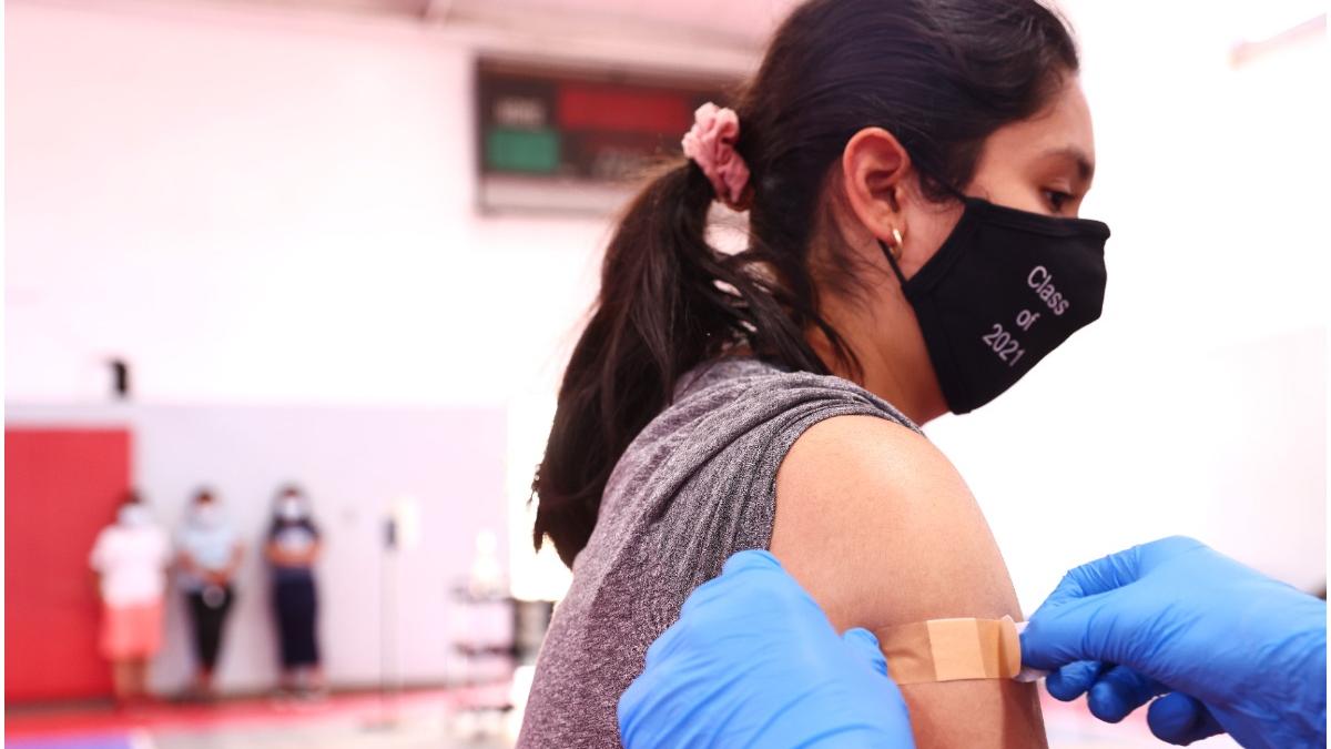 adolescenta tribunal israel vaccinare