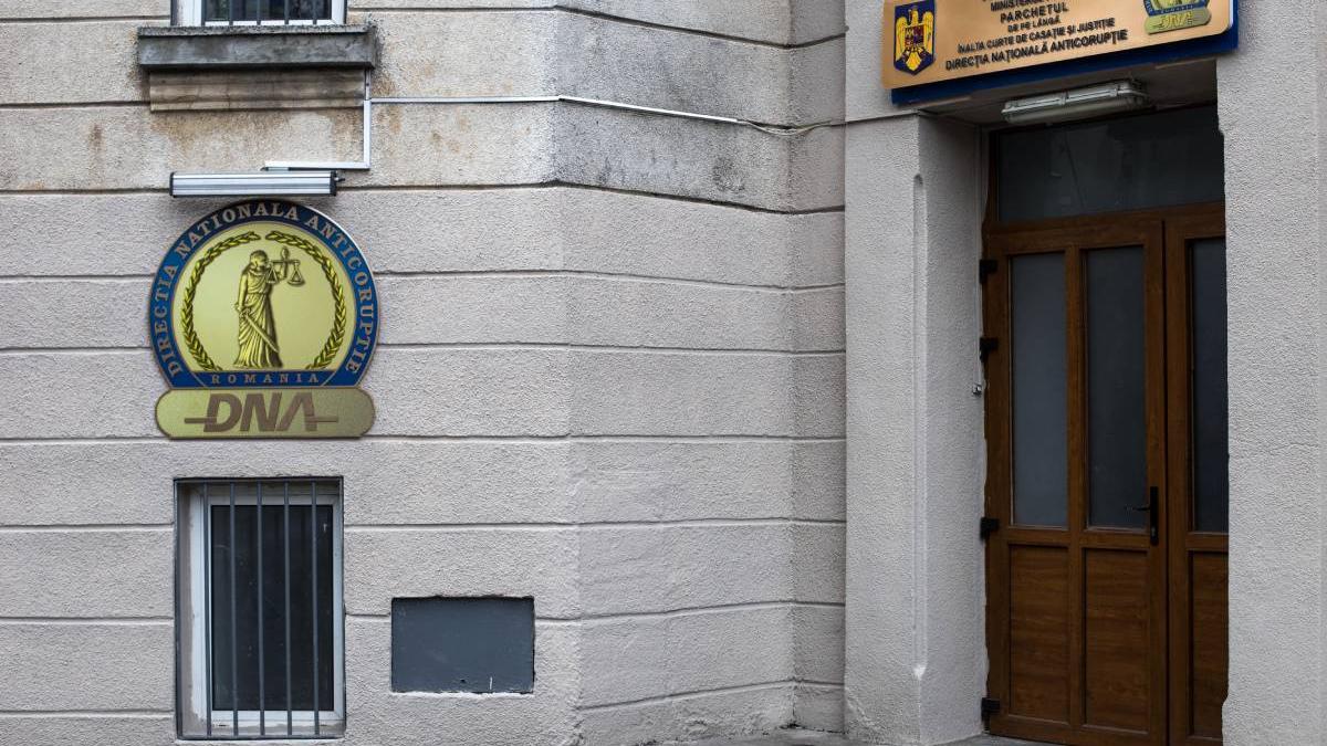 sef serviciu permise inmatriculari suceava arestat mita