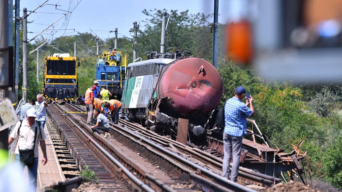 tren calatori deraiat campia turzii