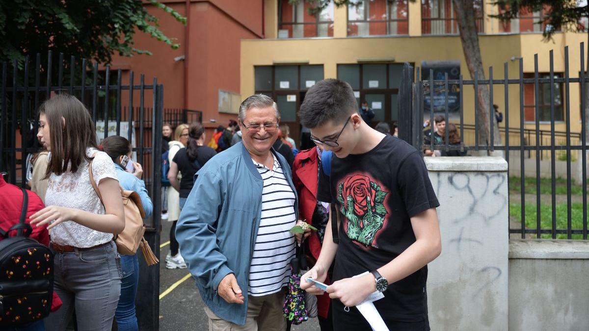 ministrul educatiei liceele organiza prorpiile examene admitere evaluarea nationala alegerea