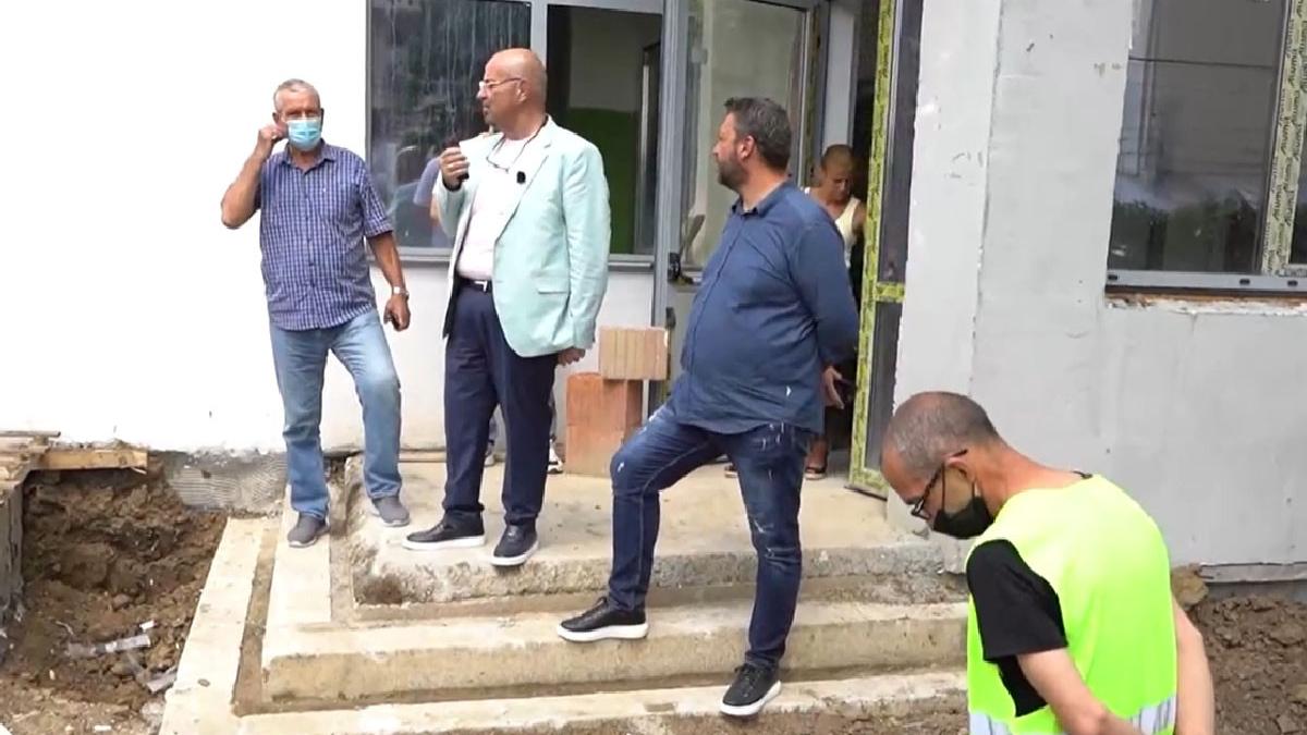 Cristian Popescu Piedone, mesaj tranşant pentru firma care renovează o şcoală din Sectorul 5: "Ori la bal, ori la spital!"