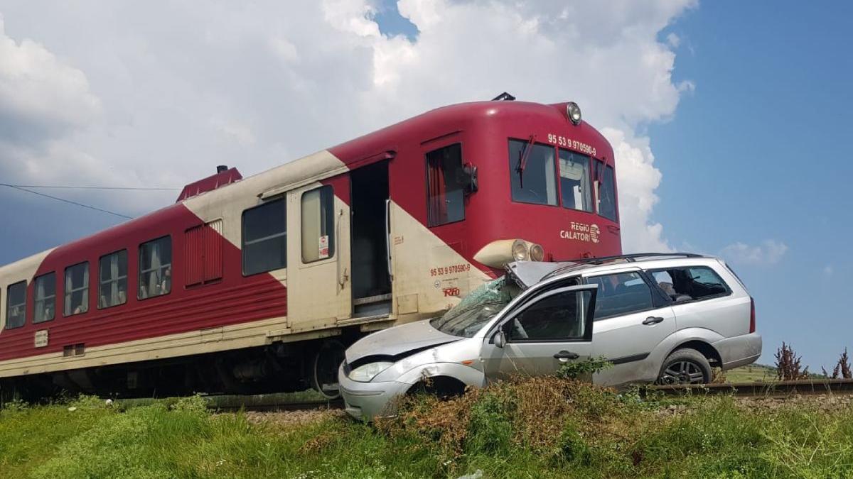 cuplu moarte masina lovita tren iasi