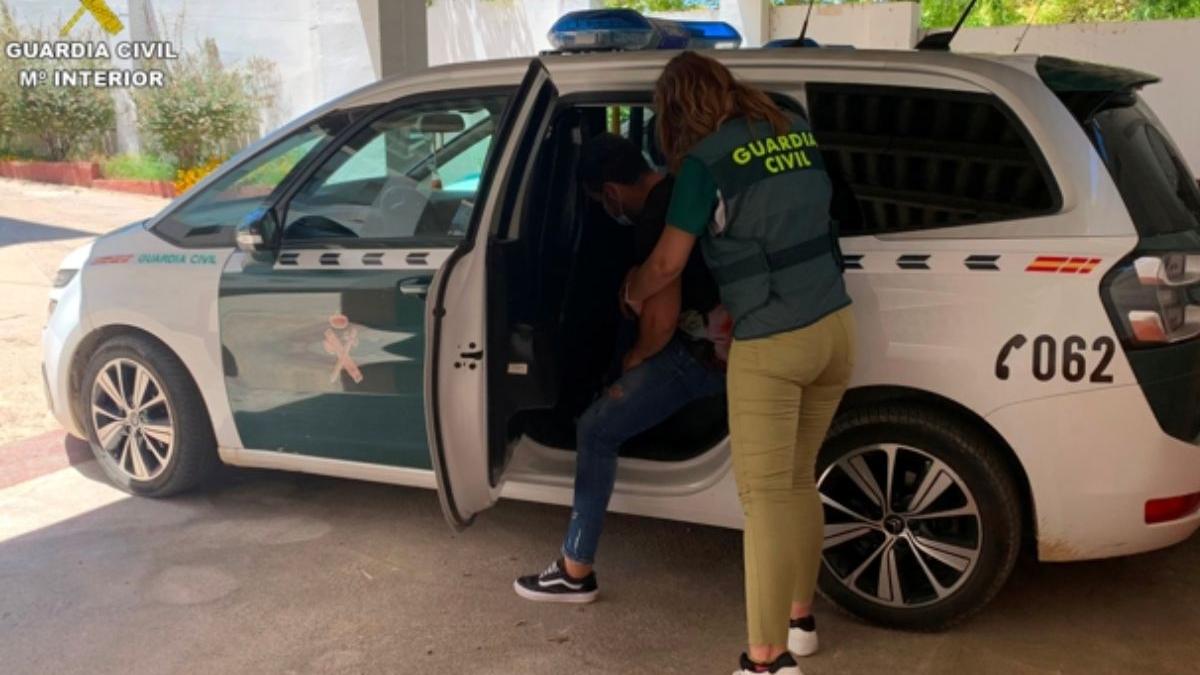 doi romani rapit torturat tanar spania