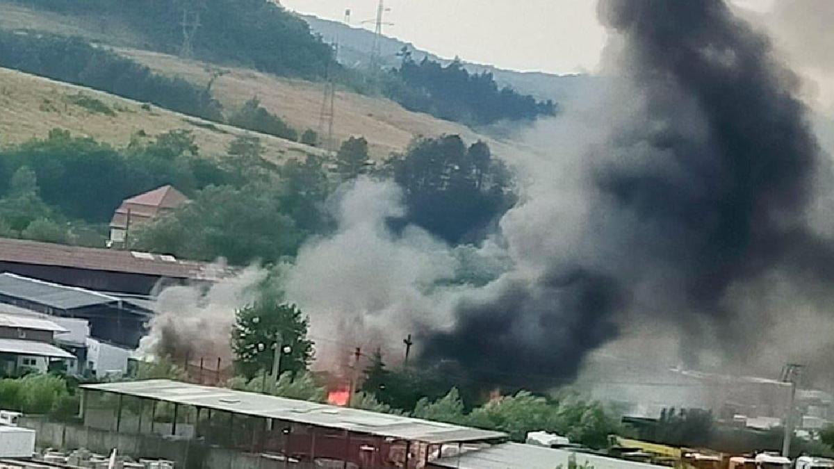 incendiu depozit materiale resita incendiu depozit materiale resita