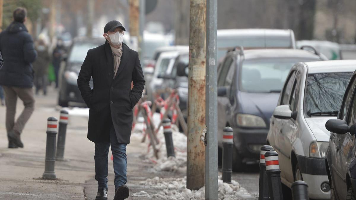 premier florin citu mers pe jos birou