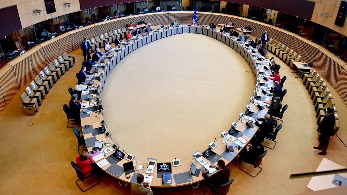 comisia europeana cere romaniei sa aplice legislatia ue acces la avocat