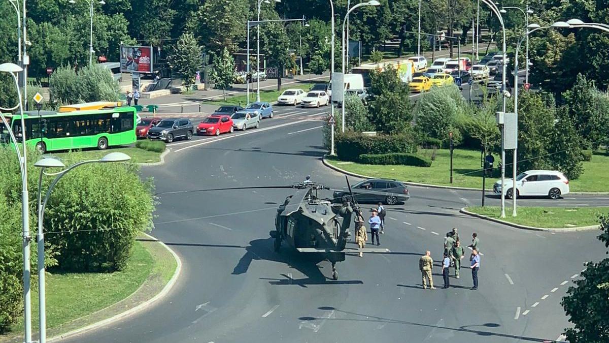 elicopter militar aterizare de urgenta sens giratoriu aviatorilor bucuresti