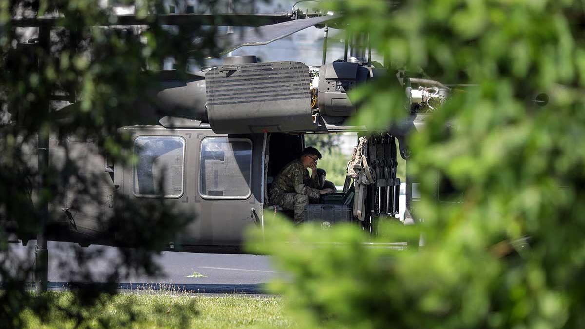 martor ocular aterizare fortata elicopter militar american charles de gaulle