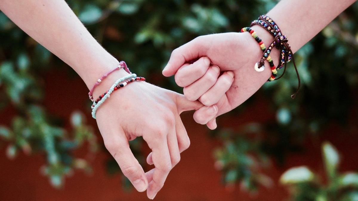 doua surori minore romance vandute parinti spania casatorie