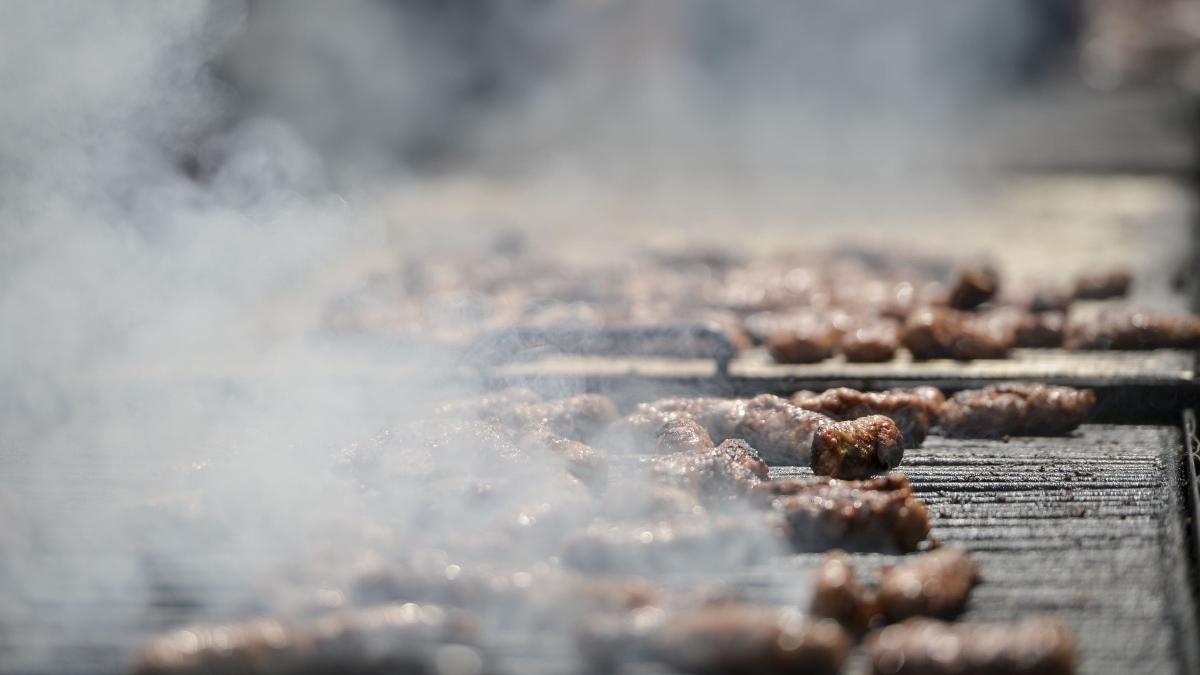 copil de patru ani cazut peste gratarul incins in colibita