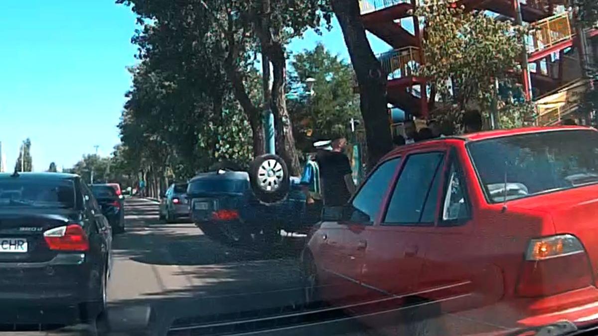 masina rasturnata copac accident aqua magic mamaia