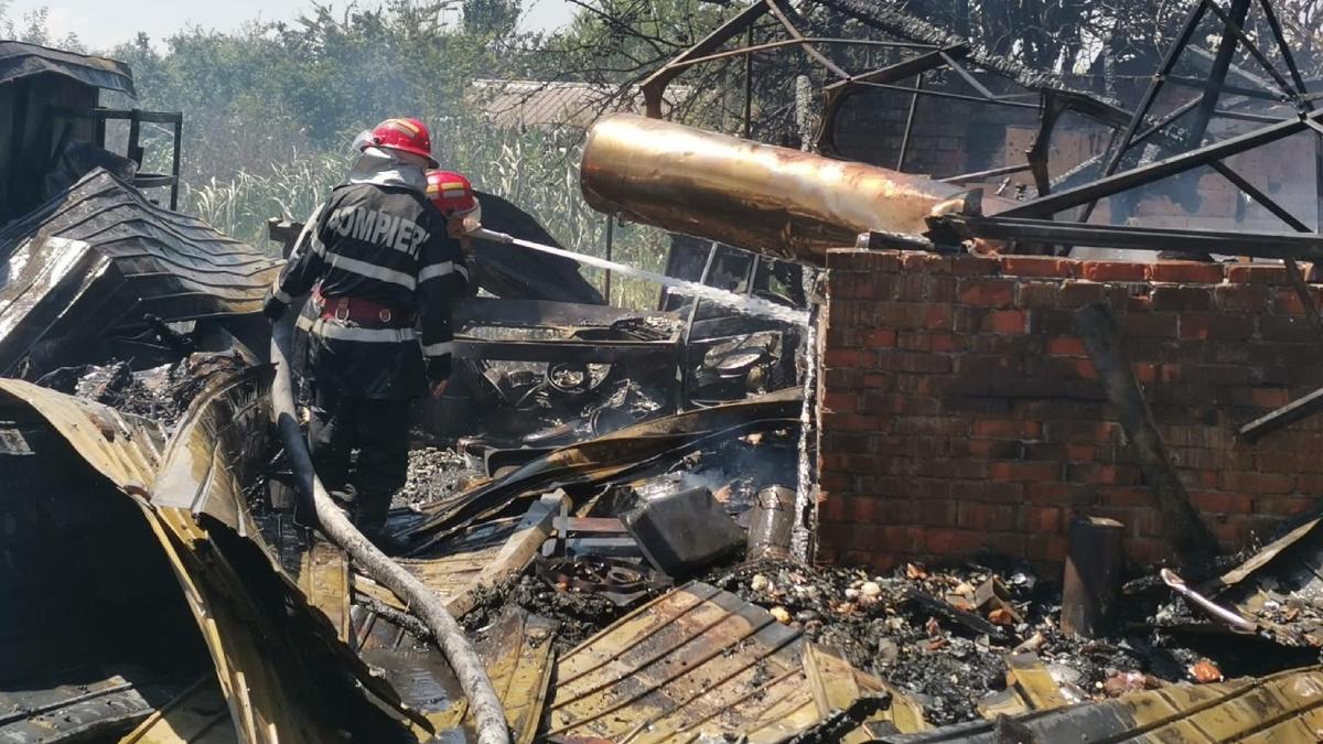 complex turistic tulcea mistuit flacari sapte ore pompier la spital elicopterul smurd