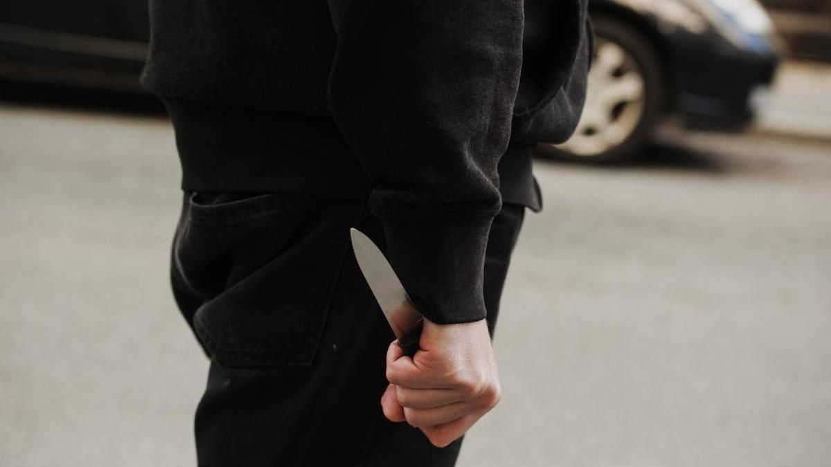 politist injunghiat tanar 24 ani botosani