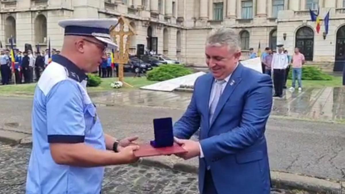 politisti oprit circulatia aterizare elicopter plutonier incendiu petromidia premiati mai