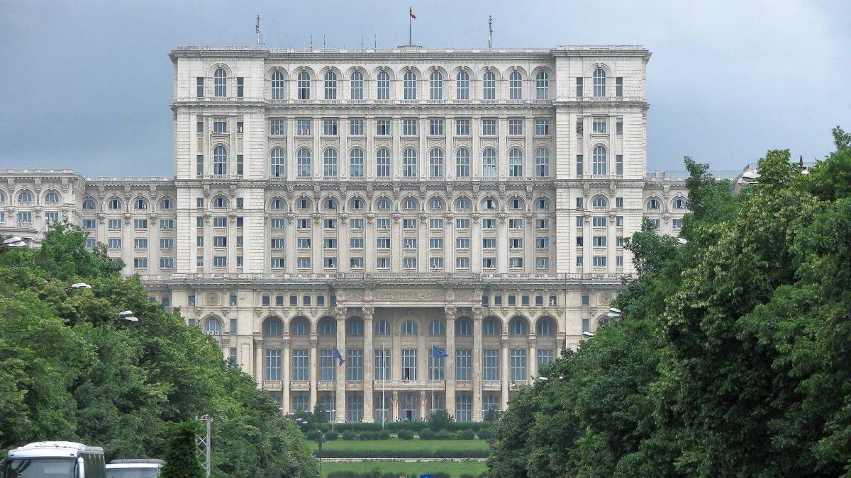 santier terasa palatul parlamentului casa poporului ploua