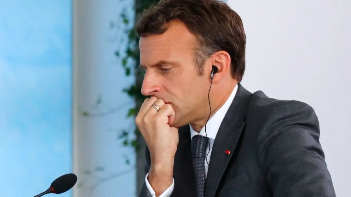 macron victima unui spionaj cu acelasi soft pe care viktor orban il folosea ca sa inregistreze
