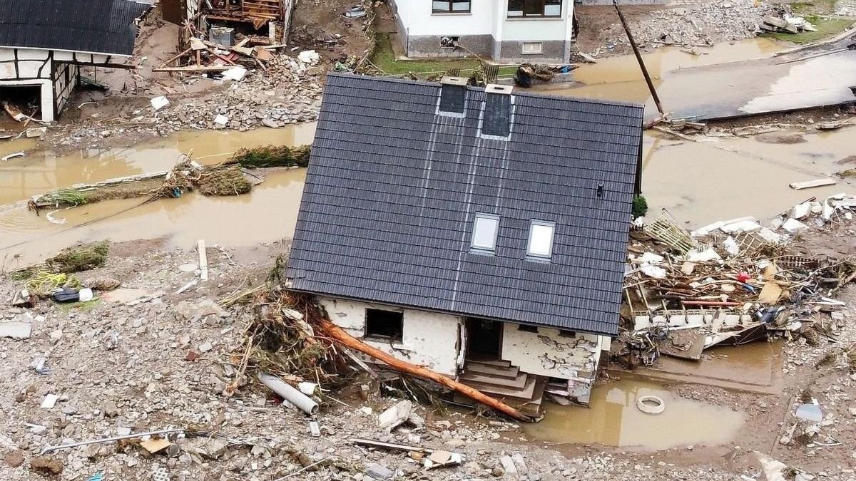 romani fure zona dezastrului germania politie alerta raportare persoane vehicule suspecte