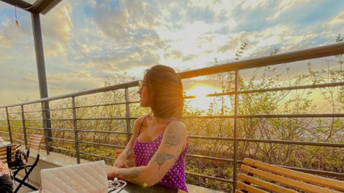 julia hennessy cayuela 22 de ani instagram modelling mesaj straniu