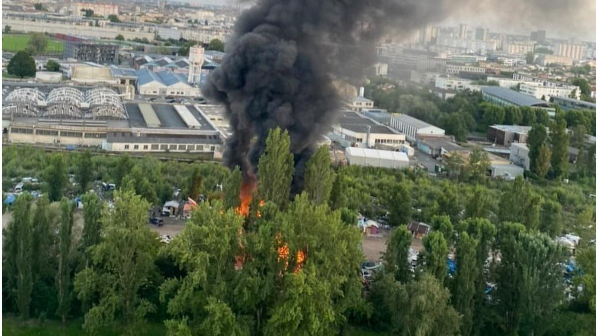 tabara romani incendiata franta