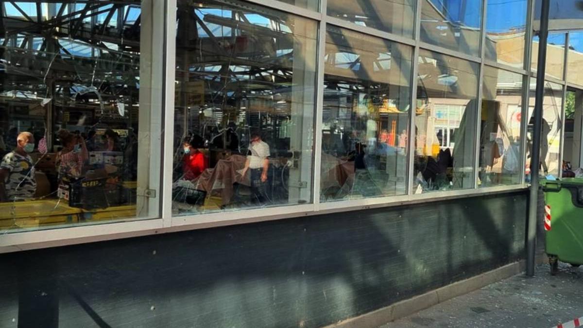 van damme campina loveste arestat trecut viol sparge geamuri complex comercial