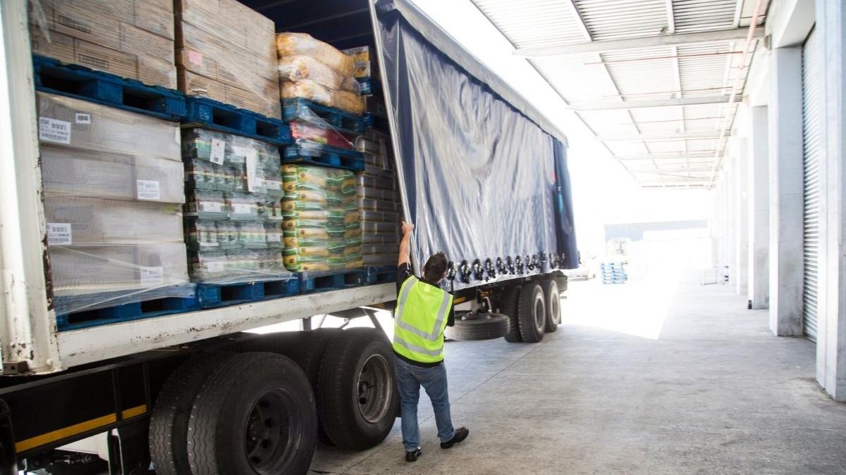 brexitul si pandemia au lasat rafturile goale in marea britanie lipsa soferilor de tir europeni