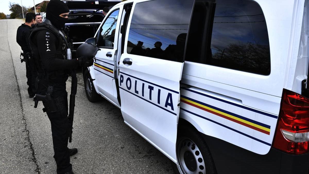 droguri trimise curier bucuresti barbati retinuti