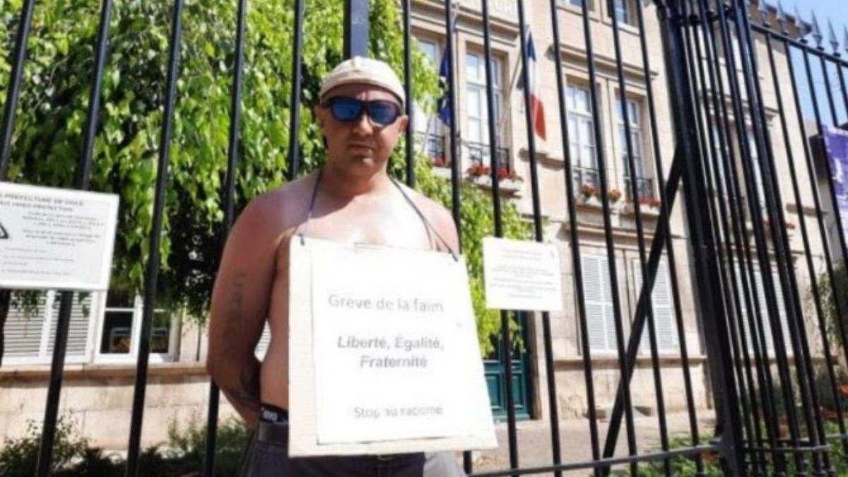 un roman in greva foamei pentru ca nu poate primi permisul de conducere nu am alta optiune